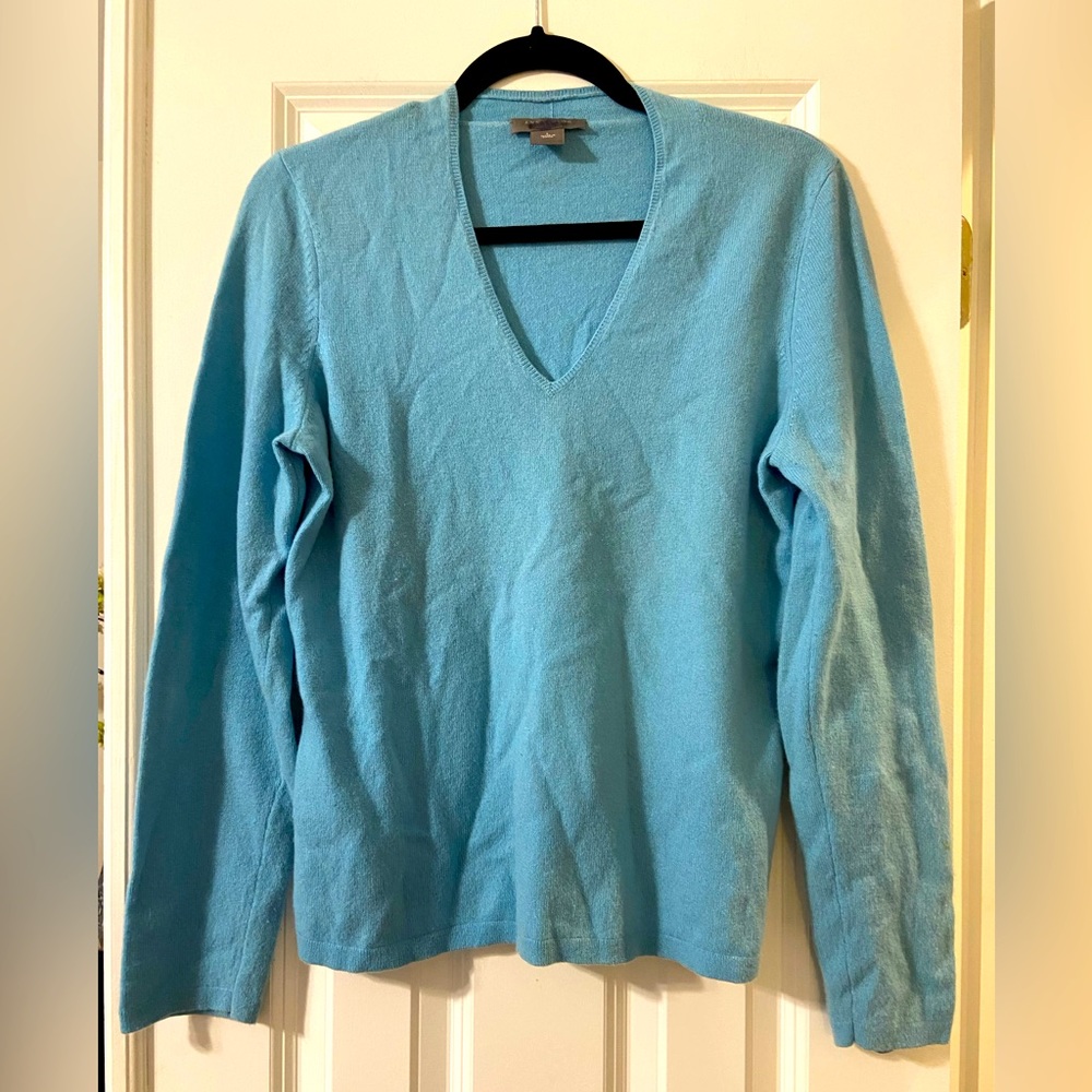 Ann Taylor Light Blue Cashmere V Neck Sweater - L